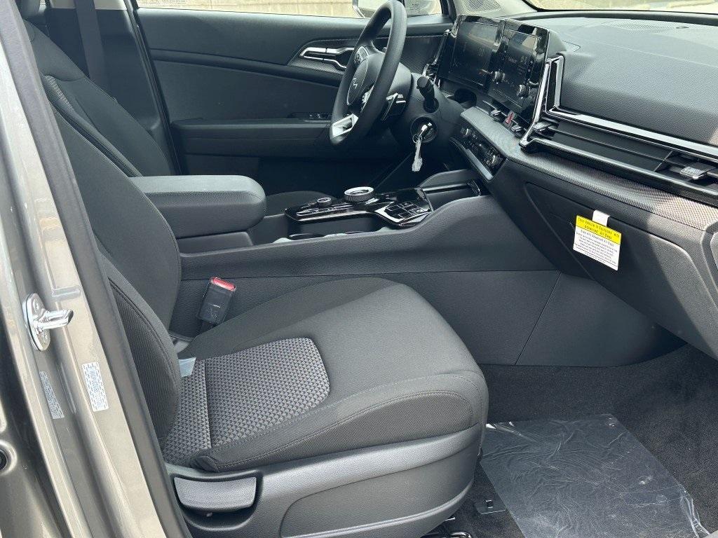 new 2025 Kia Sportage Hybrid car, priced at $31,960