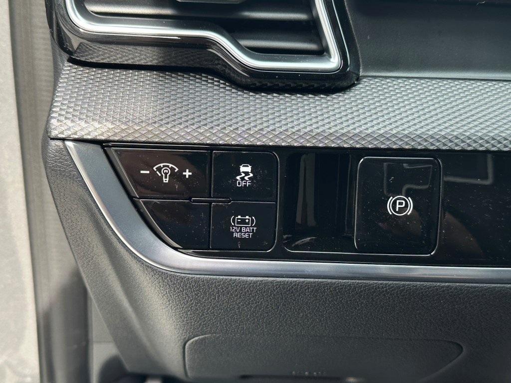 new 2025 Kia Sportage Hybrid car, priced at $31,960