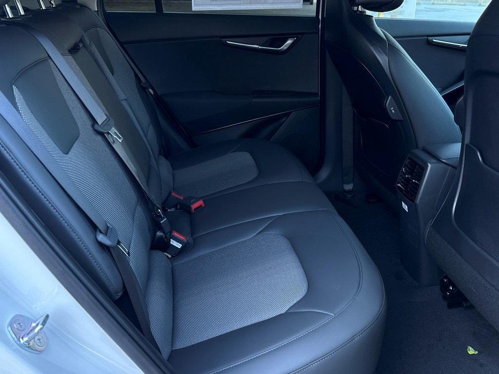 new 2025 Kia Niro EV car, priced at $33,715