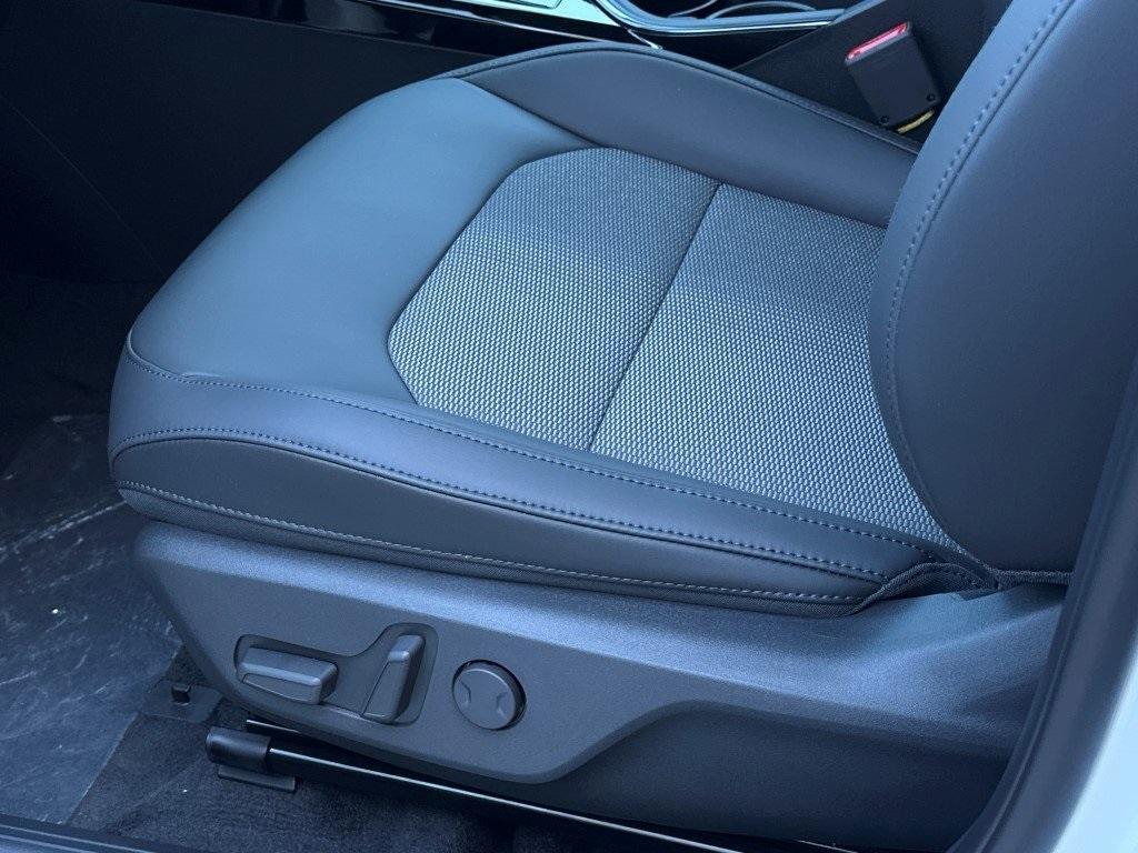 new 2025 Kia Niro EV car, priced at $33,715
