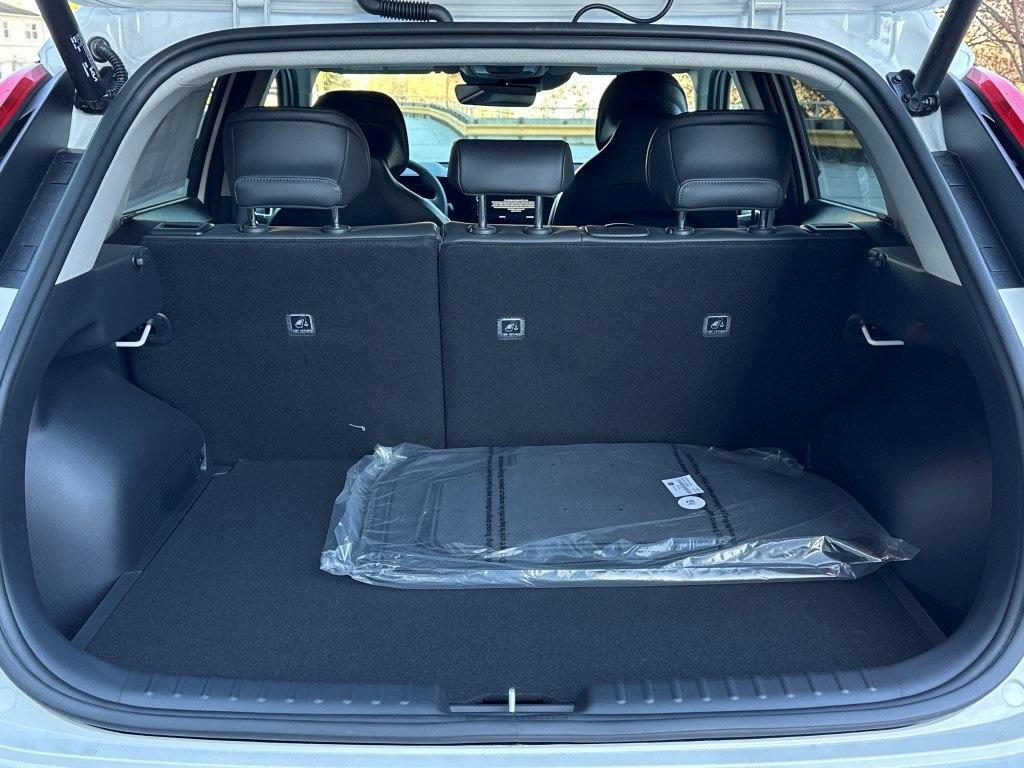 new 2025 Kia Niro EV car, priced at $33,715