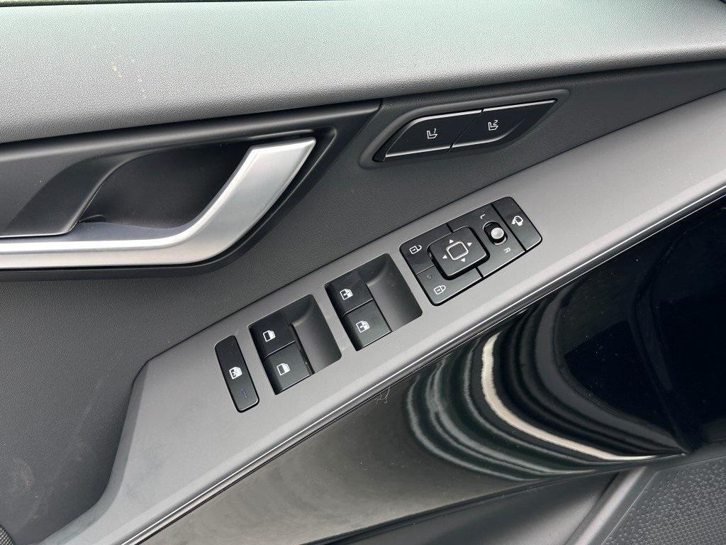 new 2025 Kia Niro Plug-In Hybrid car, priced at $42,213