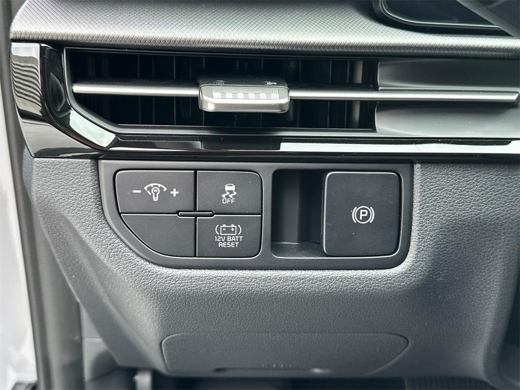 new 2026 Kia Sportage Hybrid car, priced at $32,621