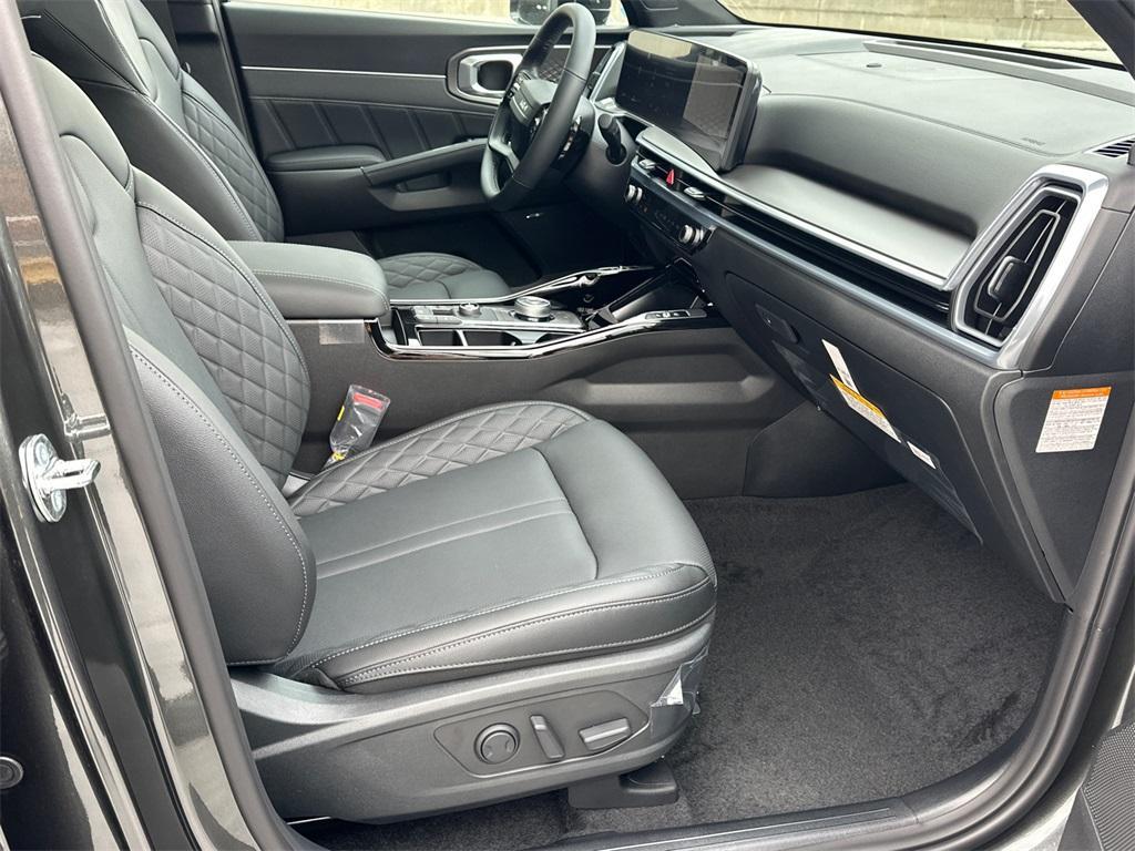 new 2026 Kia Sorento Hybrid car, priced at $44,927