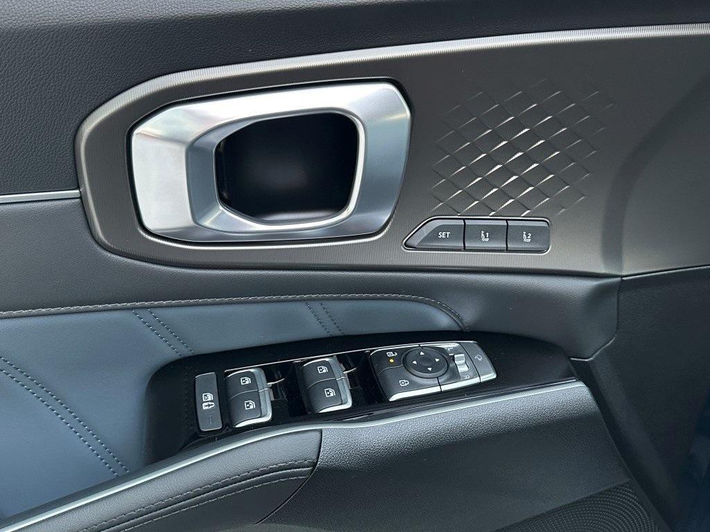 new 2025 Kia Sorento Hybrid car, priced at $45,319