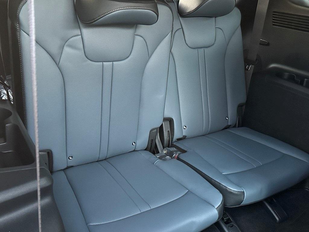 new 2025 Kia Sorento Hybrid car, priced at $45,319