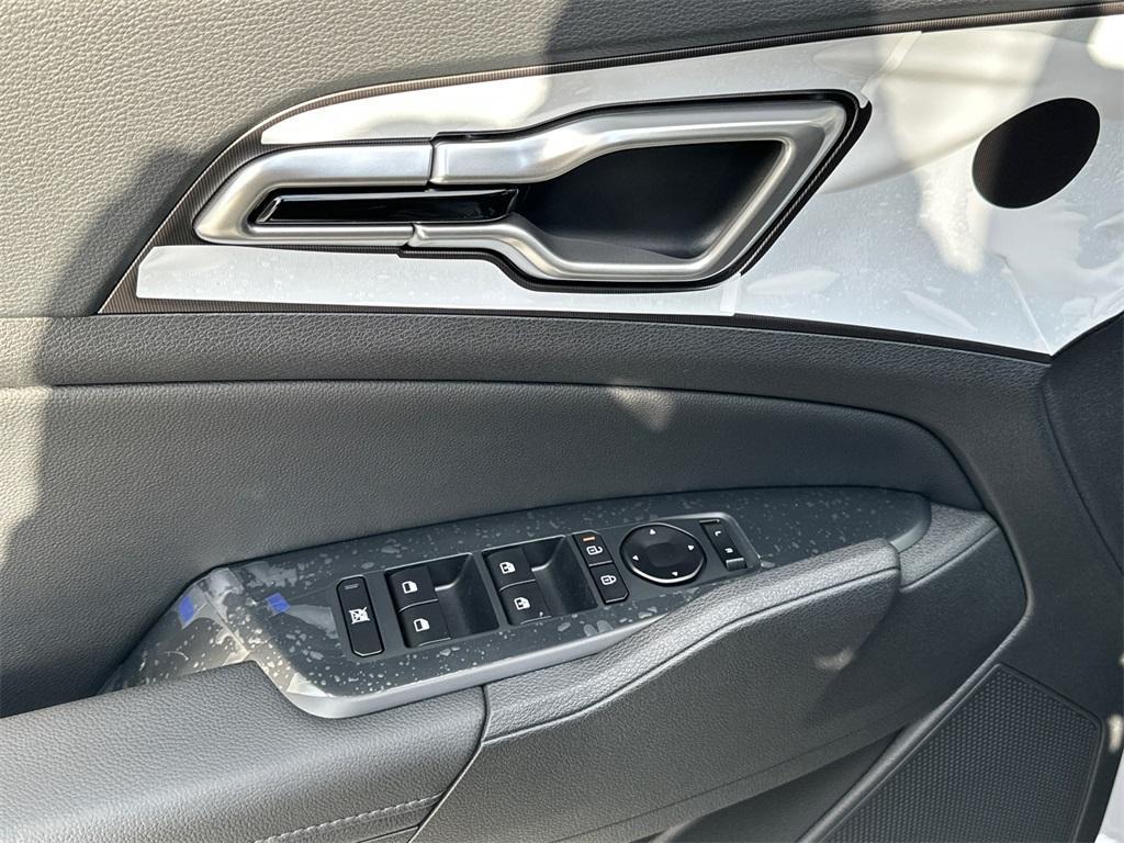 new 2026 Kia Sportage Hybrid car, priced at $33,894