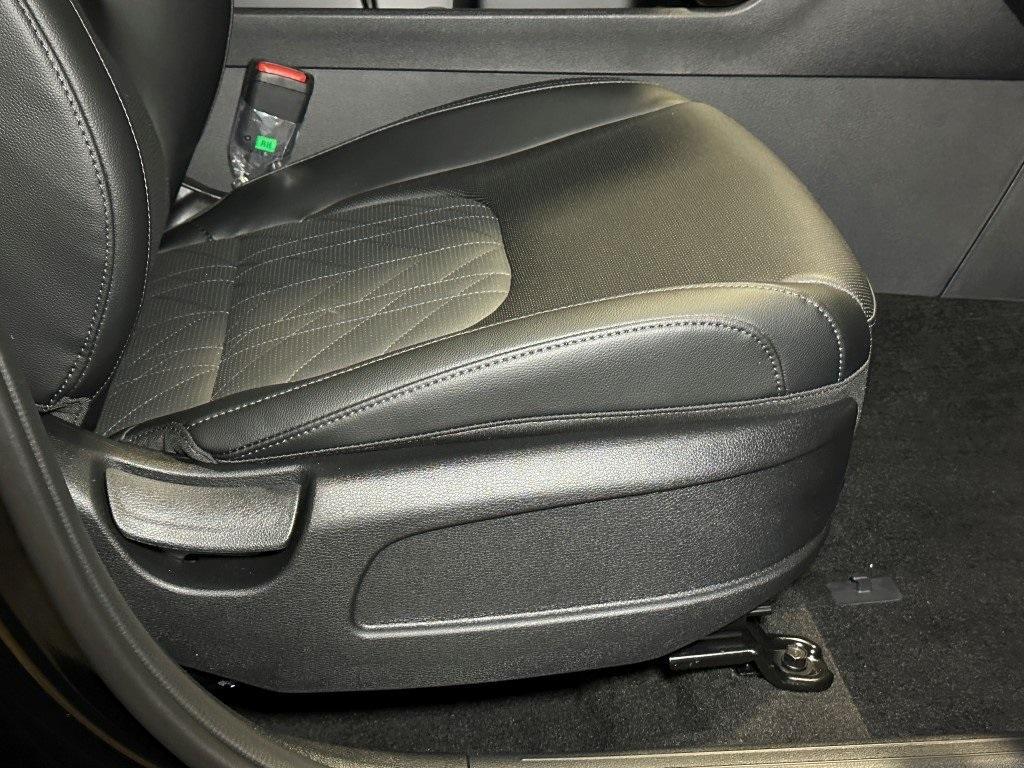 new 2025 Kia Sportage car, priced at $33,360