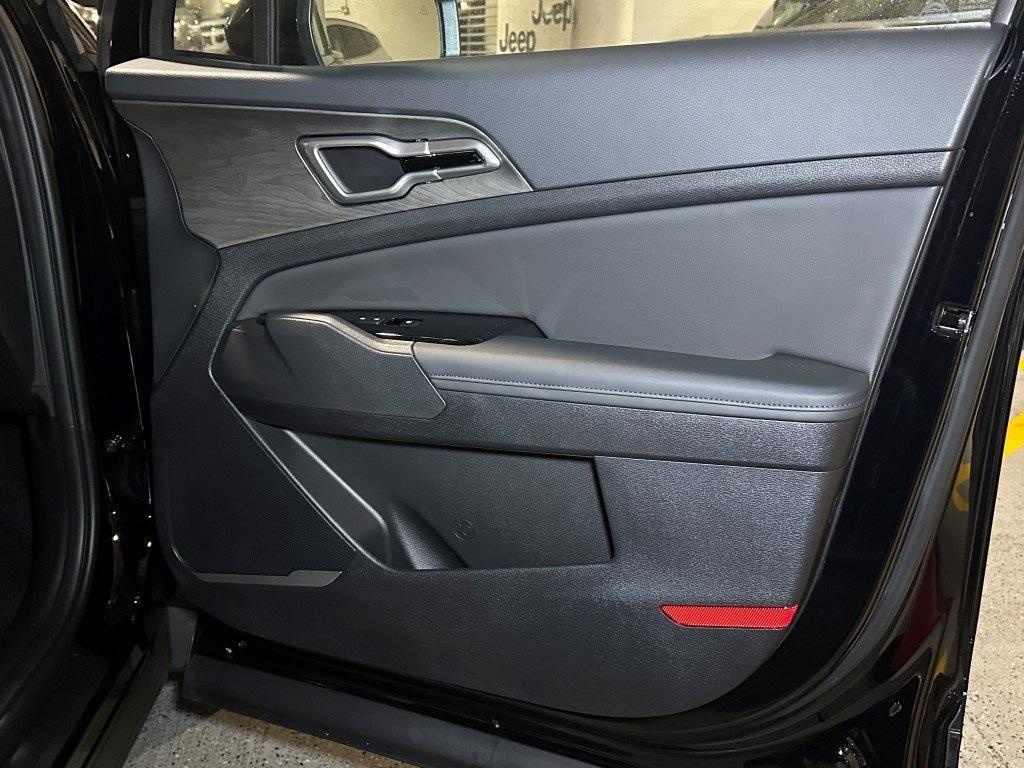 new 2025 Kia Sportage car, priced at $33,360