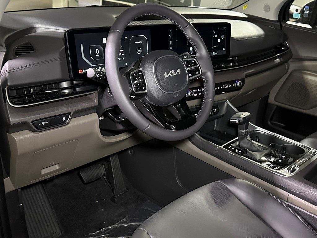 new 2025 Kia Carnival car, priced at $46,380