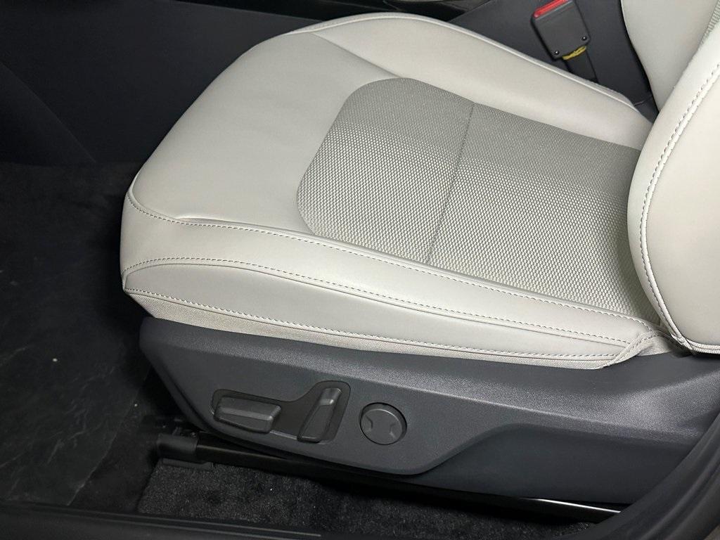 new 2025 Kia Niro car, priced at $31,702