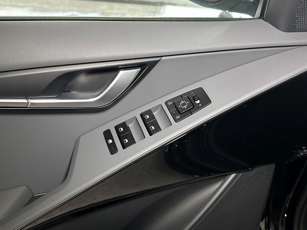 new 2025 Kia Niro car, priced at $31,702