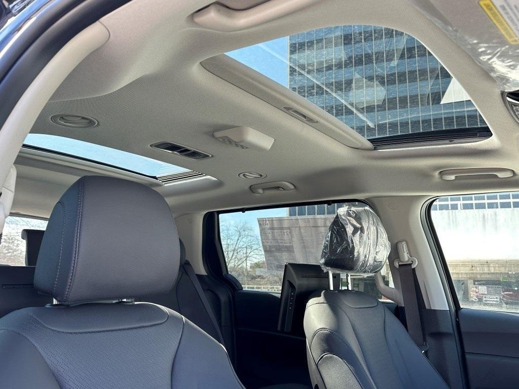 new 2025 Kia Carnival car, priced at $53,765