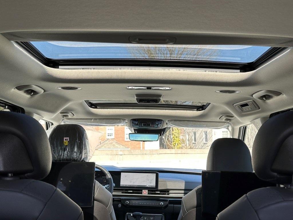 new 2025 Kia Carnival car, priced at $53,765