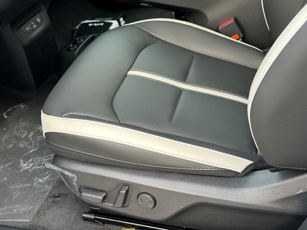 new 2025 Kia EV6 car, priced at $60,210