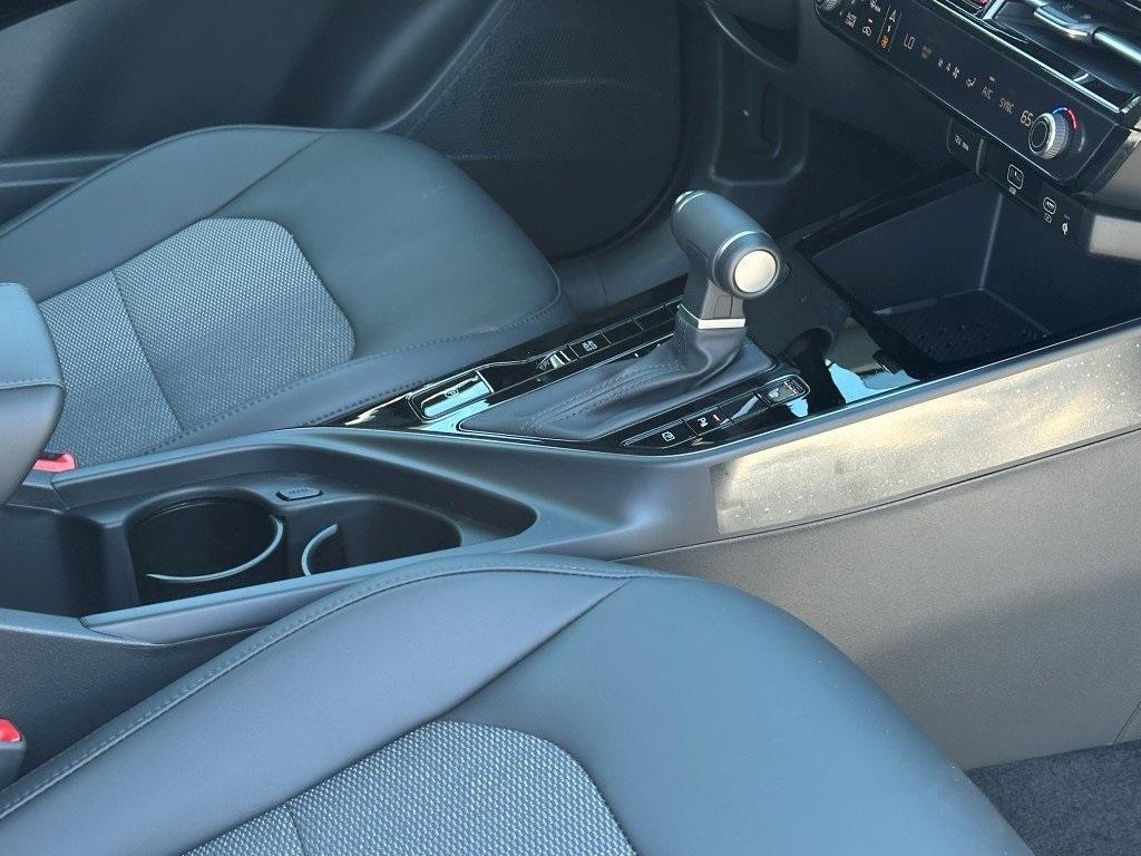 new 2025 Kia Niro car, priced at $31,702