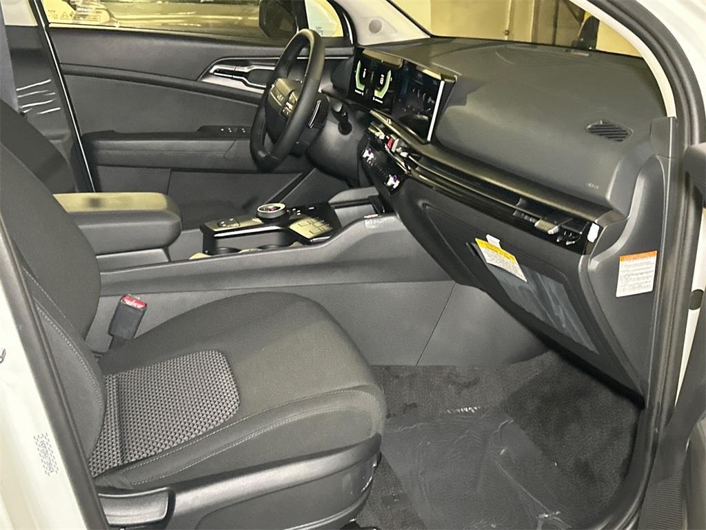 new 2026 Kia Sportage Hybrid car, priced at $30,298