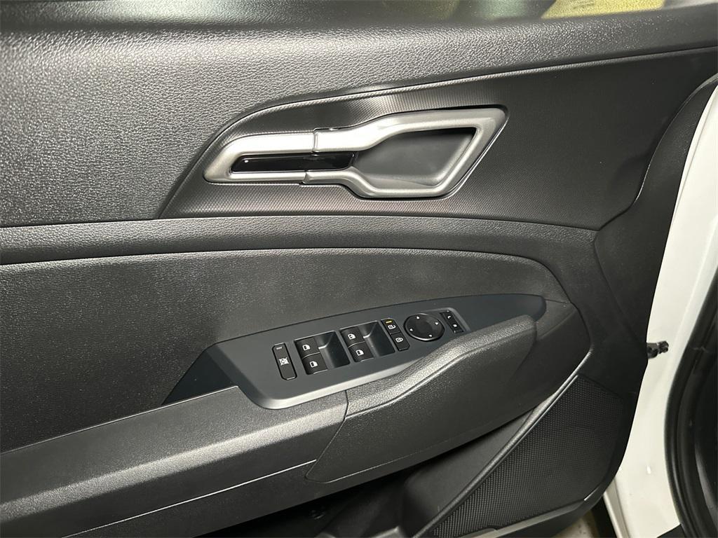 new 2026 Kia Sportage Hybrid car, priced at $30,298