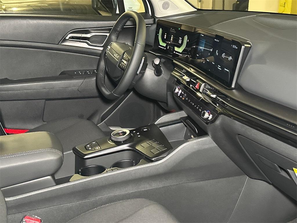 new 2026 Kia Sportage Hybrid car, priced at $30,298