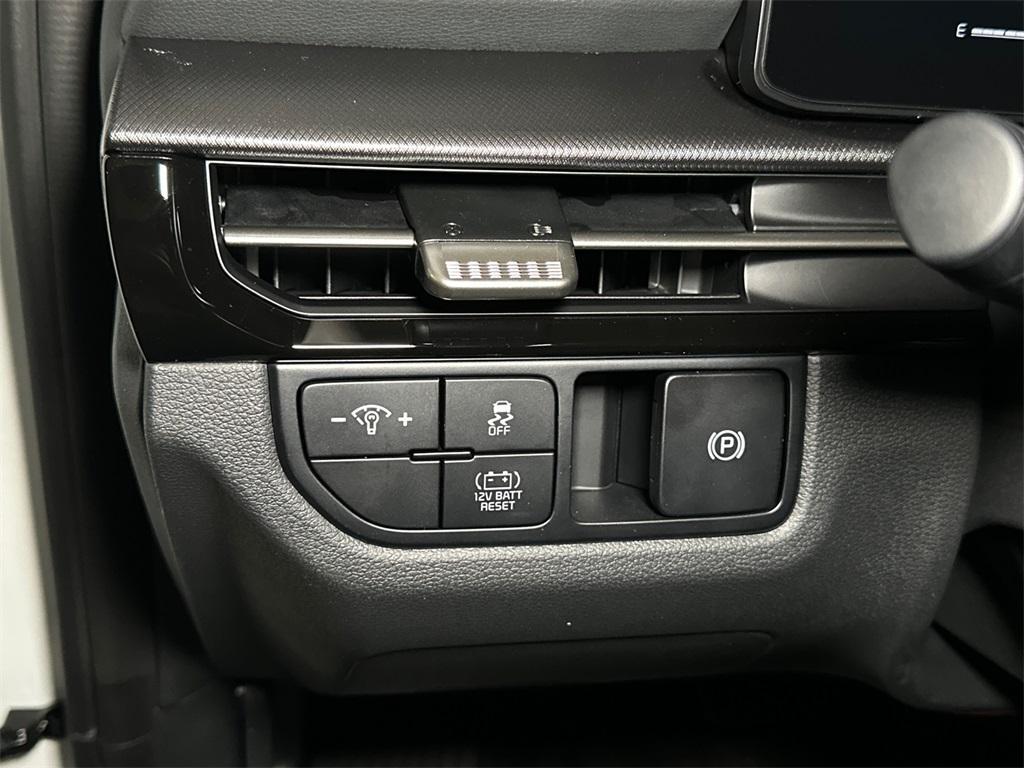 new 2026 Kia Sportage Hybrid car, priced at $30,298