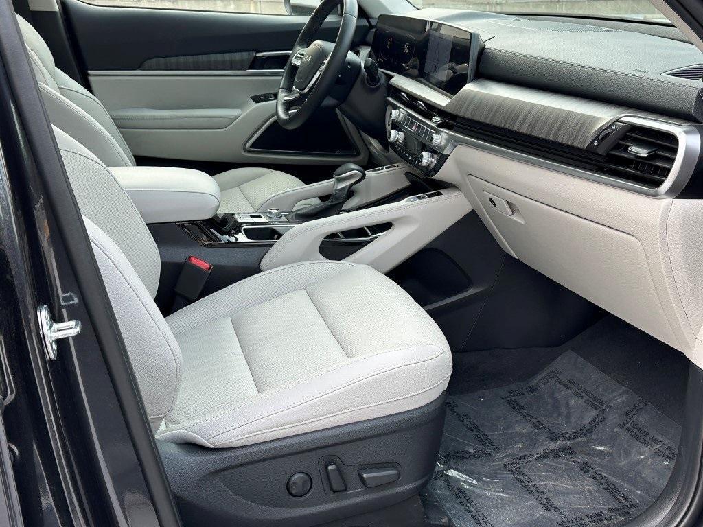 used 2025 Kia Telluride car, priced at $45,991
