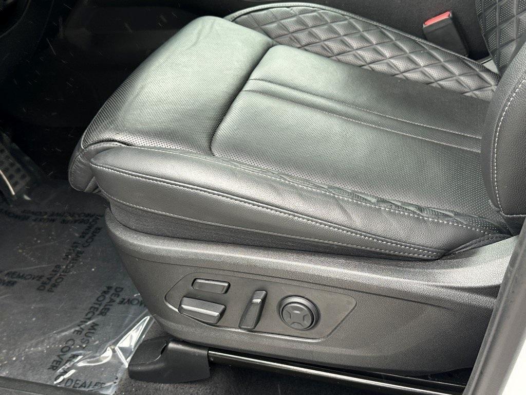 used 2023 Kia Sorento car, priced at $36,921