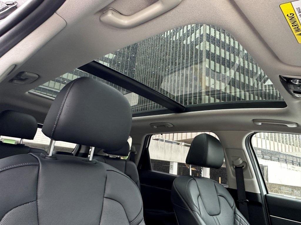 used 2023 Kia Sorento car, priced at $36,921