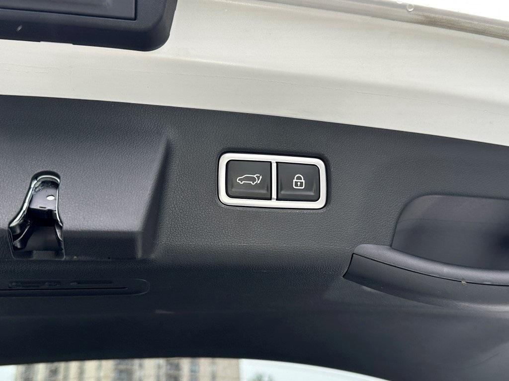 used 2023 Kia Sorento car, priced at $36,921