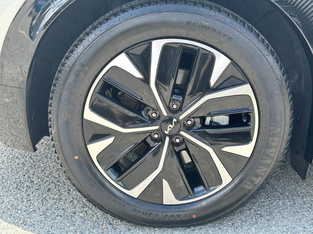 used 2022 Kia EV6 car, priced at $26,995