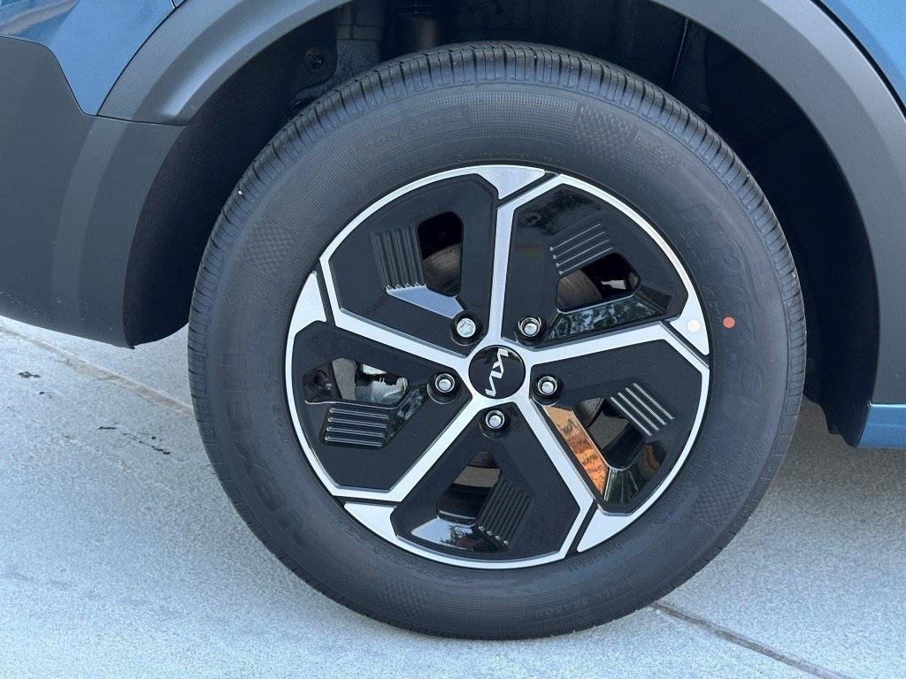 new 2025 Kia Niro Plug-In Hybrid car, priced at $37,132