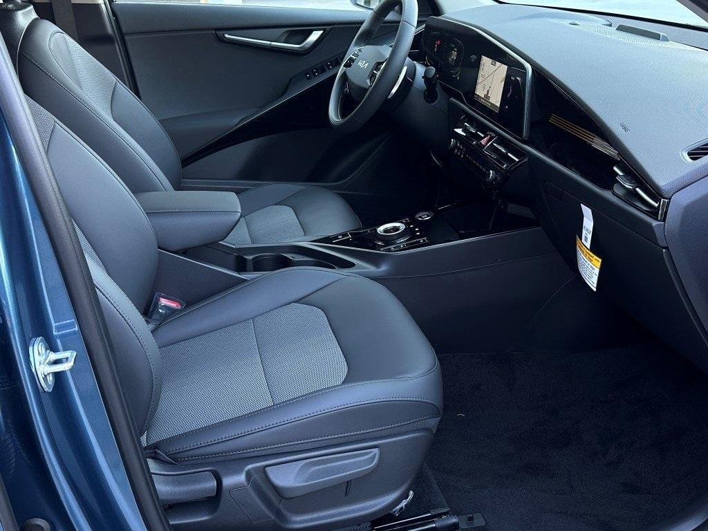 new 2025 Kia Niro Plug-In Hybrid car, priced at $37,132