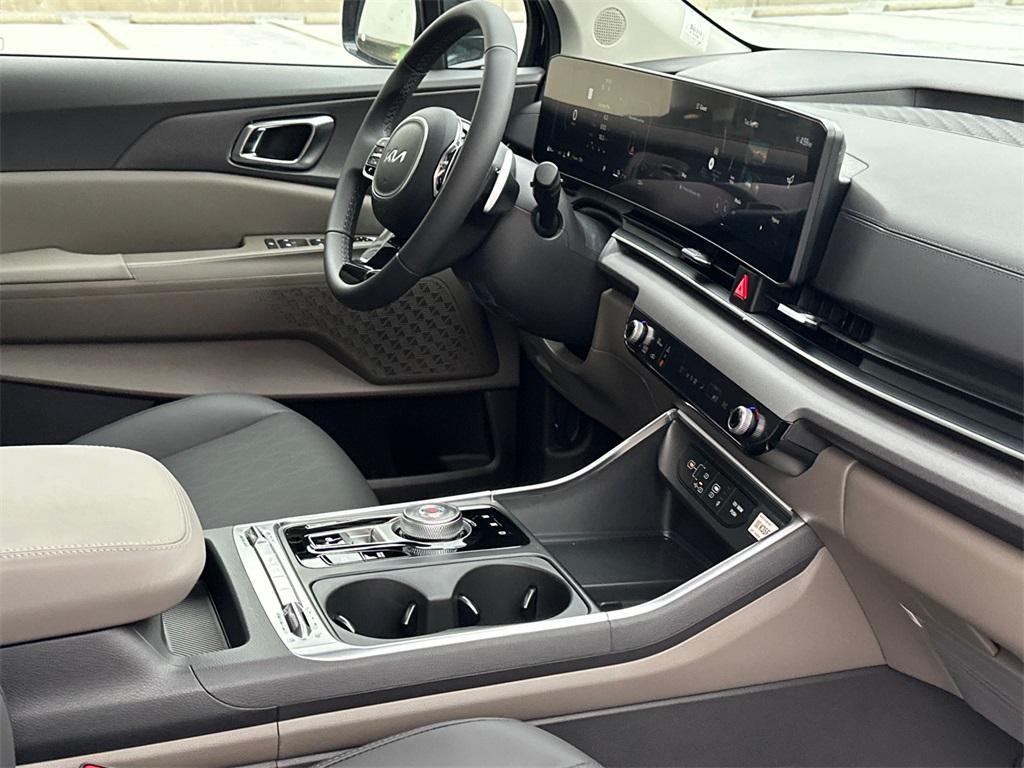 new 2026 Kia Carnival Hybrid car, priced at $46,909