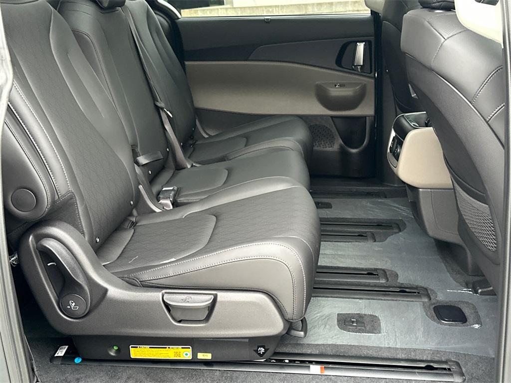 new 2026 Kia Carnival Hybrid car, priced at $46,909