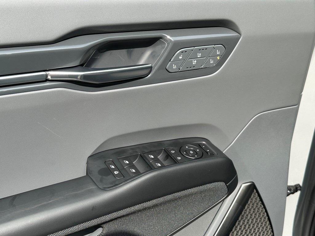 new 2026 Kia EV9 car, priced at $70,100