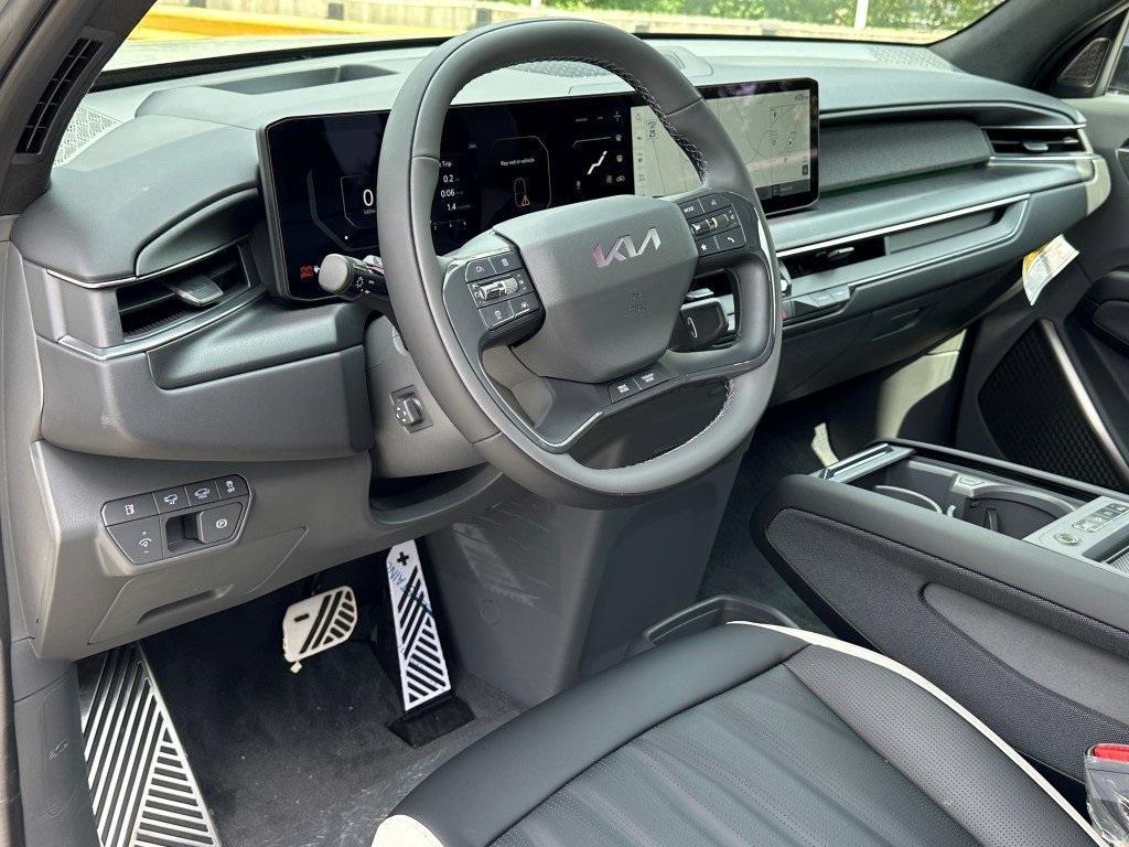 new 2026 Kia EV9 car, priced at $70,100