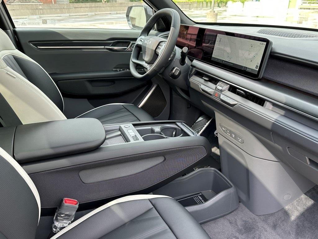 new 2026 Kia EV9 car, priced at $70,100