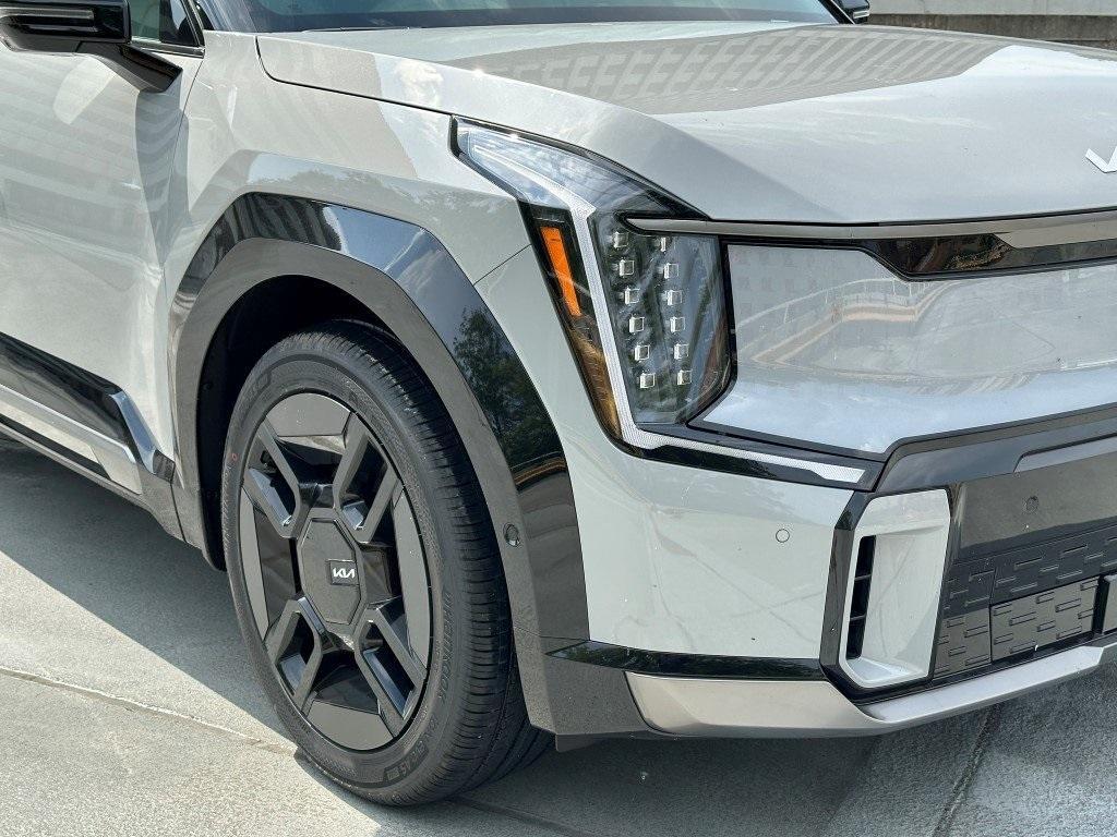 new 2026 Kia EV9 car, priced at $70,100