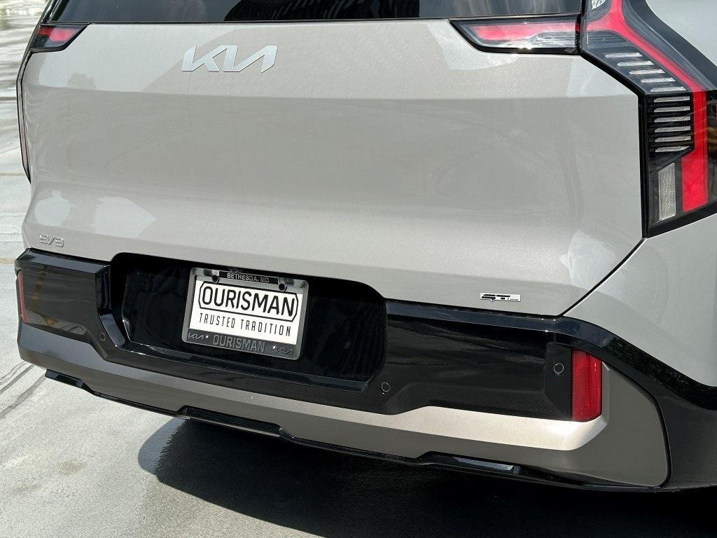 new 2026 Kia EV9 car, priced at $70,100