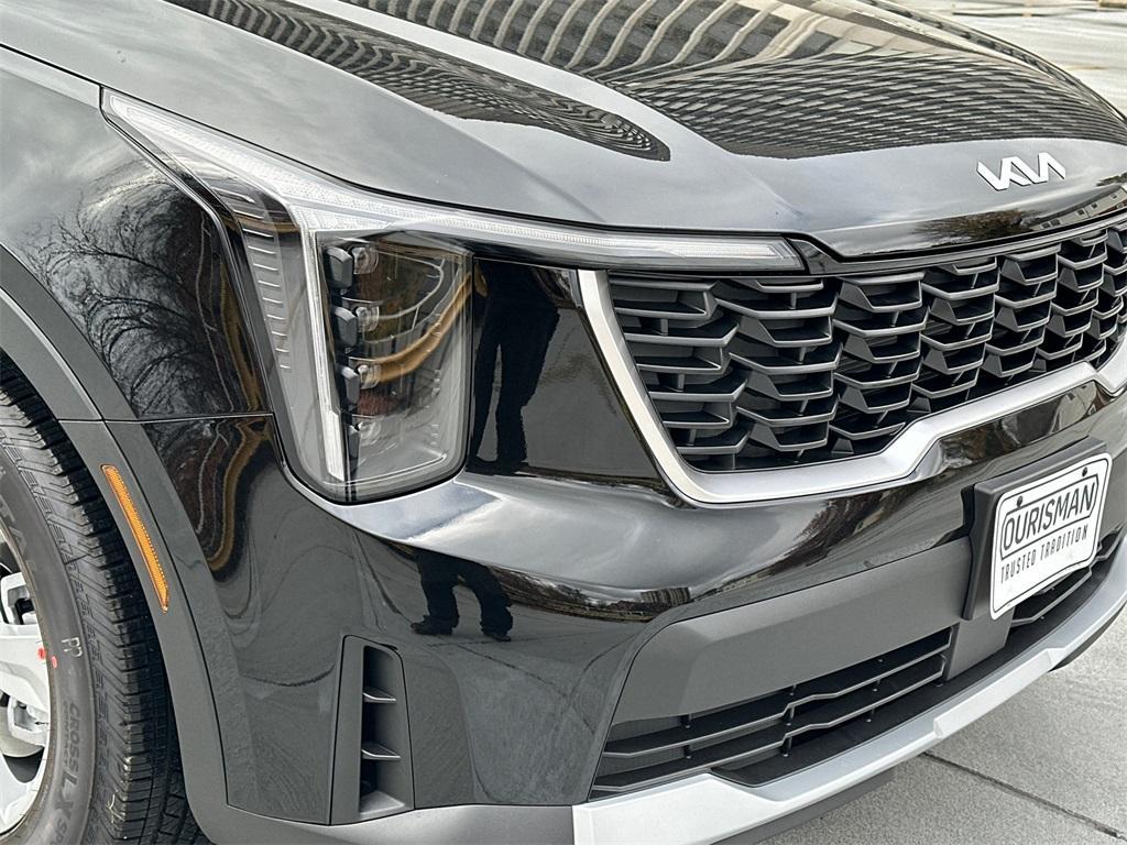 new 2026 Kia Sorento car, priced at $30,177