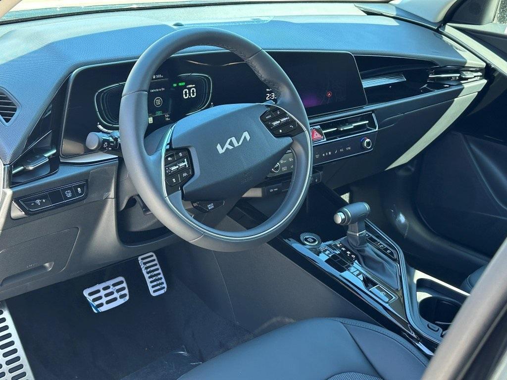 new 2025 Kia Niro car, priced at $33,606