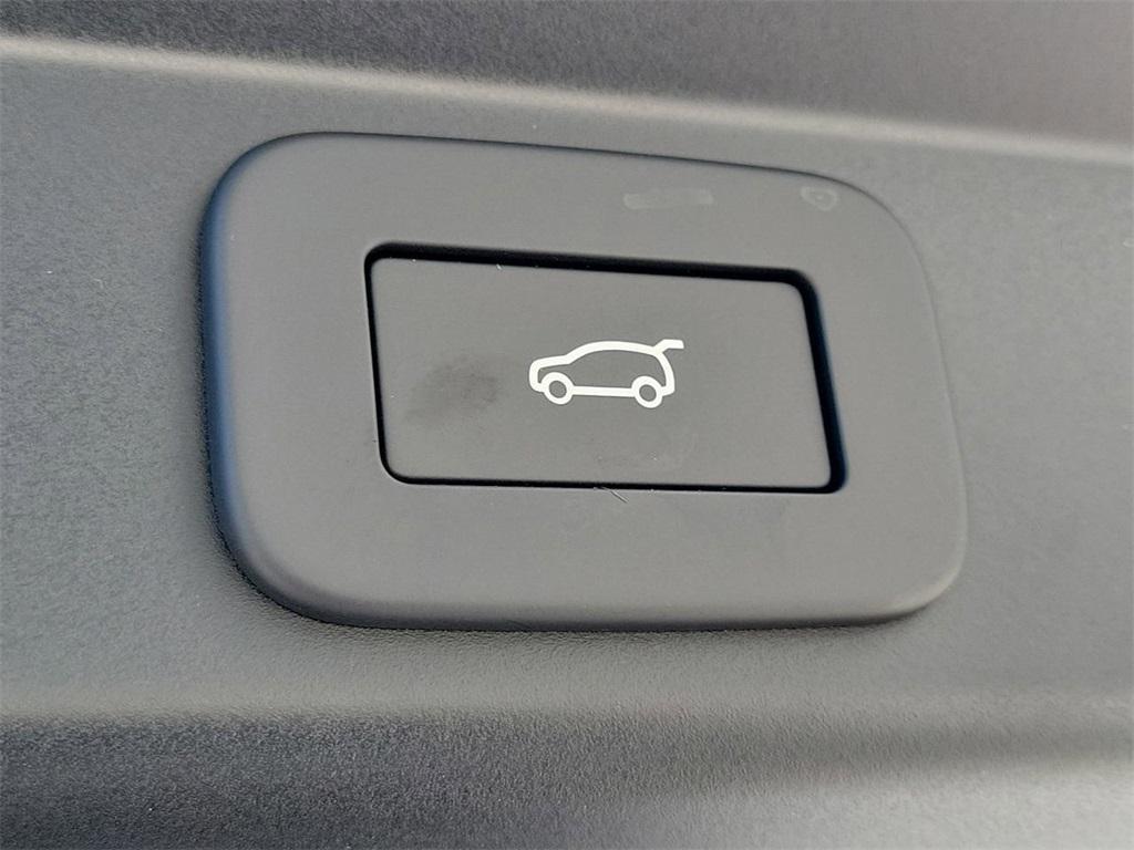 new 2025 Land Rover Range Rover Sport car, priced at $104,300