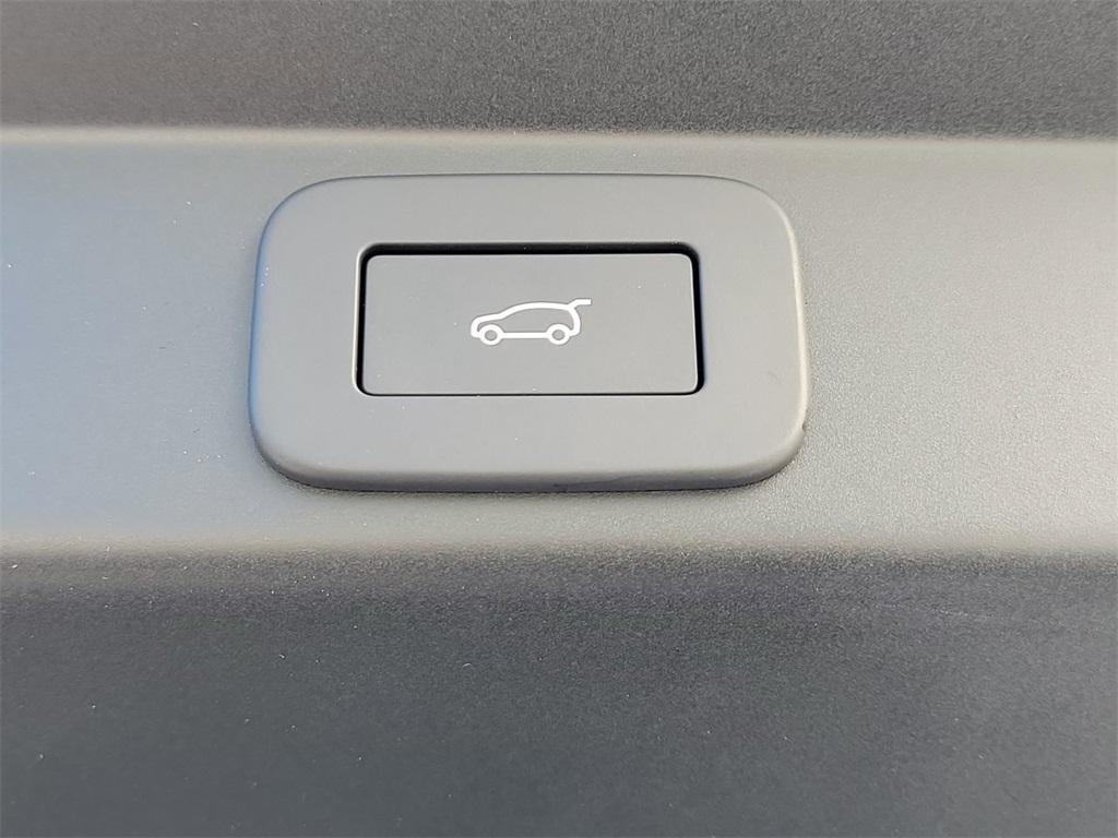 new 2025 Land Rover Range Rover Sport car, priced at $82,840