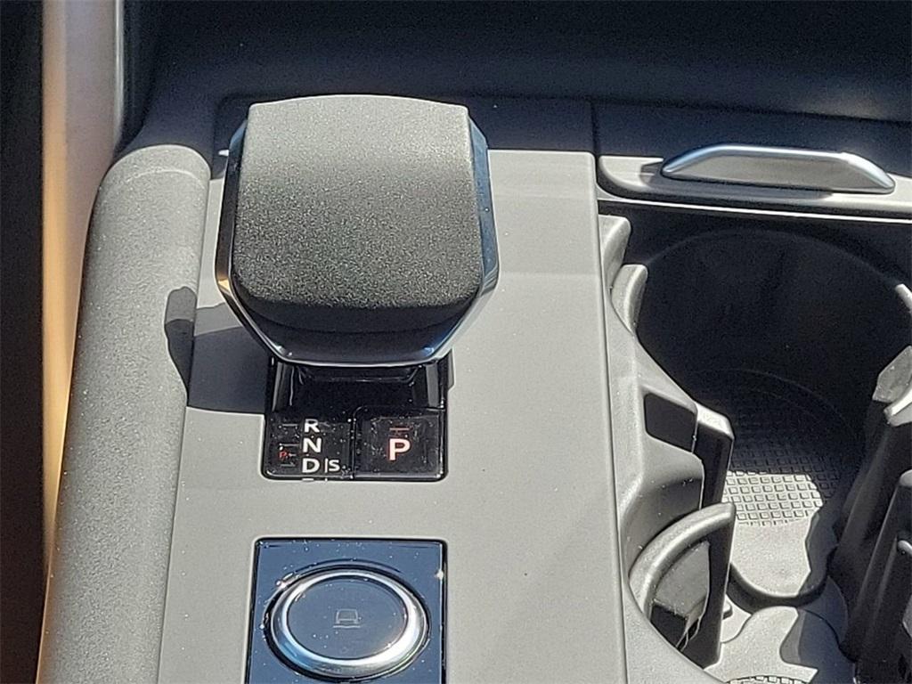 new 2026 Land Rover Discovery car, priced at $79,836