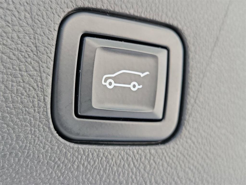 used 2022 GMC Yukon car, priced at $60,997