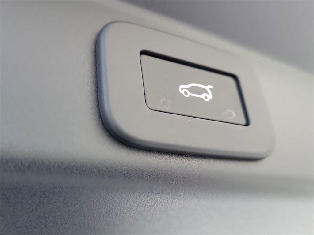 new 2025 Land Rover Range Rover Sport car, priced at $140,415