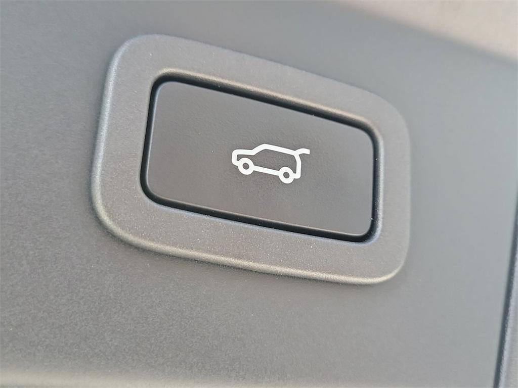 used 2021 Land Rover Range Rover Velar car, priced at $28,997