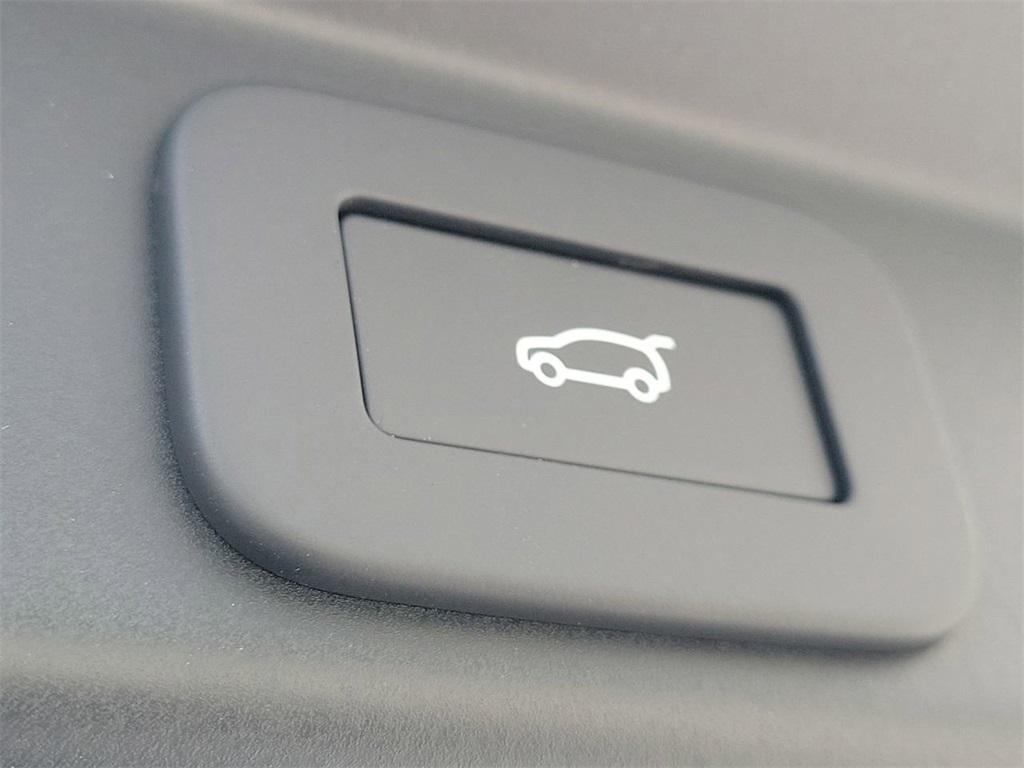 new 2025 Land Rover Range Rover Sport car, priced at $94,905