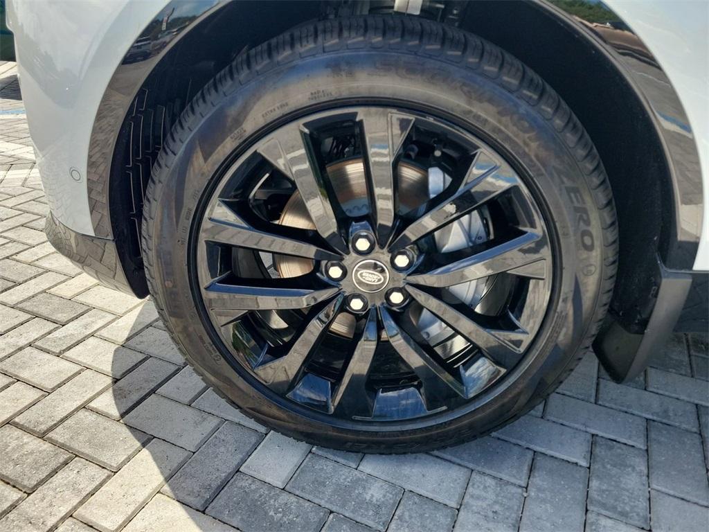 new 2026 Land Rover Discovery car