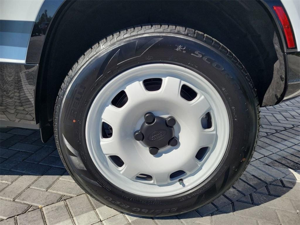 new 2025 Land Rover Defender car