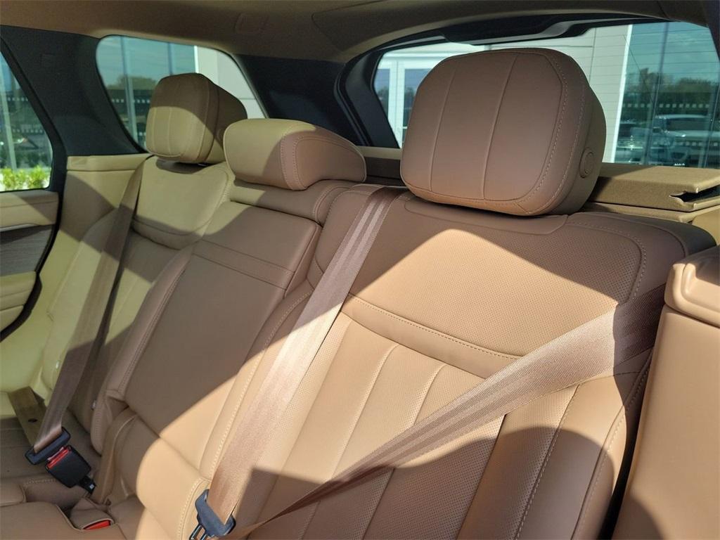 new 2025 Land Rover Range Rover car, priced at $152,560